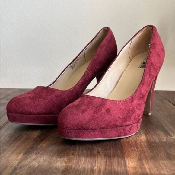 UNLISTED BY KENNETH COLE BURGUNDY SUEDE HIGH HEEL PUMP SHOE - Picture 2 of 15